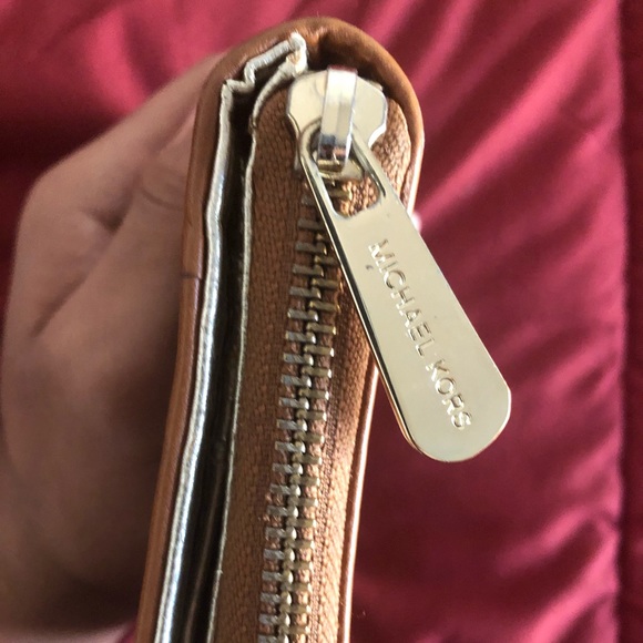 Michael Kors small bag - Picture 2 of 3